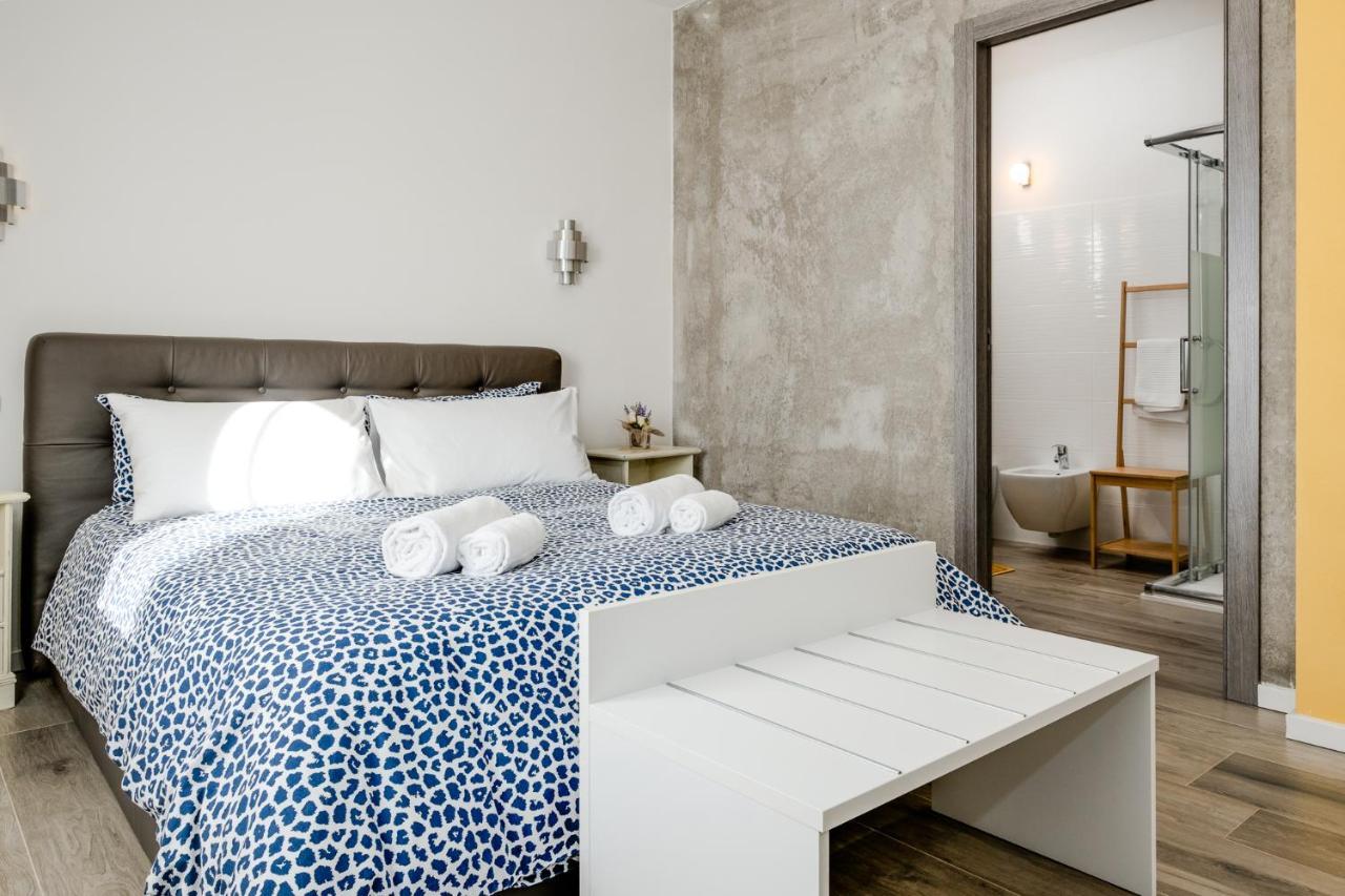 The White Building - Rooms Costermano Exteriér fotografie