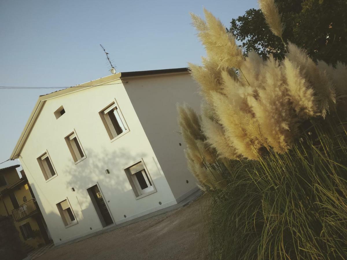 The White Building - Rooms Costermano Exteriér fotografie